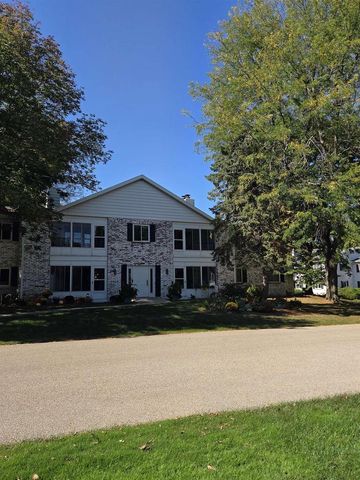 1514 Golf View Road #E, Madison, WI 53704