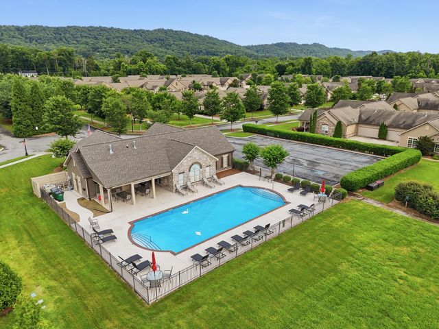 1746 Sedgefield Drive, Ooltewah, TN 37363