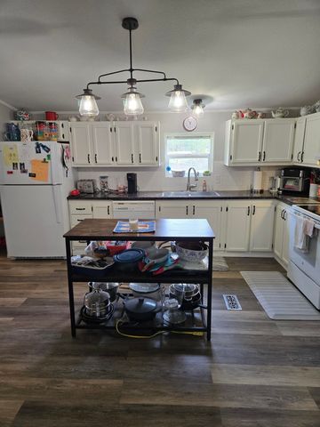 26810 N Regal Ln, Chattaroy, WA 99003