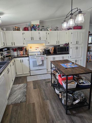26810 N Regal Ln, Chattaroy, WA 99003