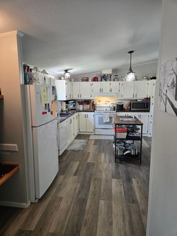 26810 N Regal Ln, Chattaroy, WA 99003