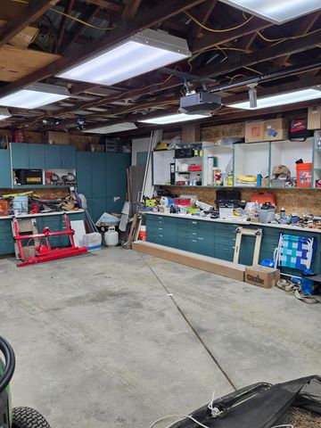 26810 N Regal Ln, Chattaroy, WA 99003