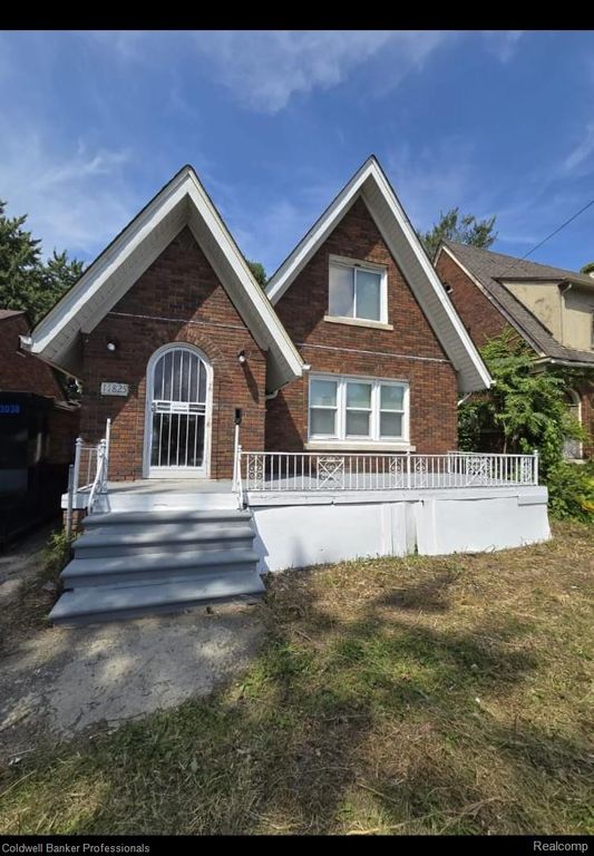 11825 Rosemary Street N, Detroit, MI 48213