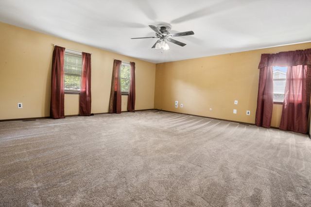 9 WHITECHAPEL DR, Mount Laurel, NJ 08054