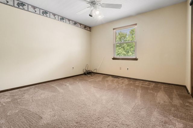9 WHITECHAPEL DR, Mount Laurel, NJ 08054
