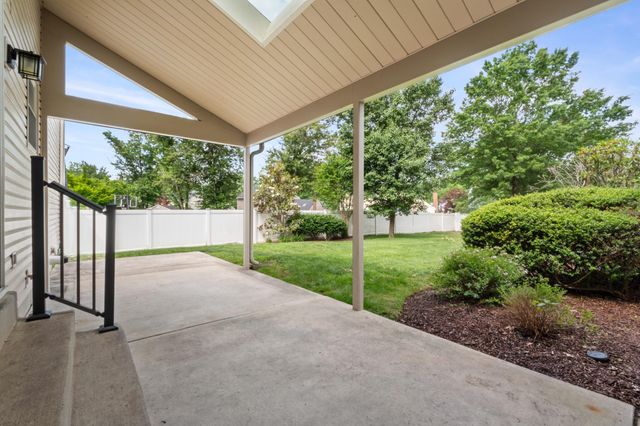 9 WHITECHAPEL DR, Mount Laurel, NJ 08054