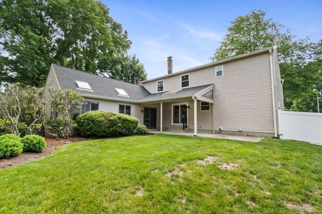 9 WHITECHAPEL DR, Mount Laurel, NJ 08054