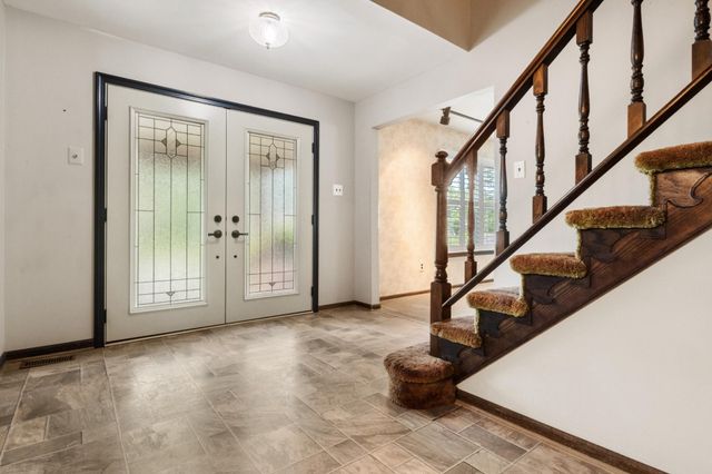 9 WHITECHAPEL DR, Mount Laurel, NJ 08054