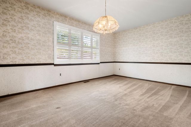 9 WHITECHAPEL DR, Mount Laurel, NJ 08054