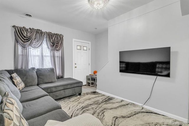 2248 Faber Street, Hamtramck, MI 48212