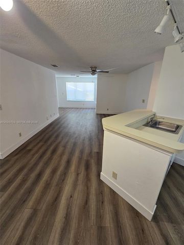 3340 N Pinewalk Dr N 1518, Margate, FL 33063