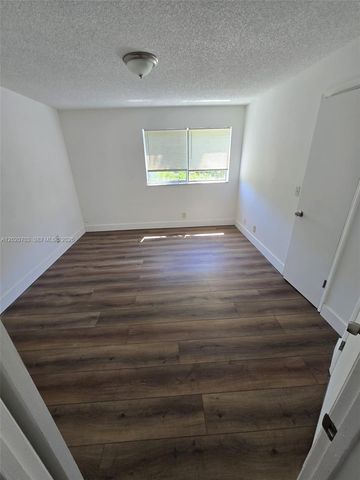 3340 N Pinewalk Dr N 1518, Margate, FL 33063