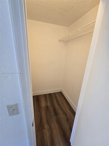 3340 N Pinewalk Dr N 1518, Margate, FL 33063