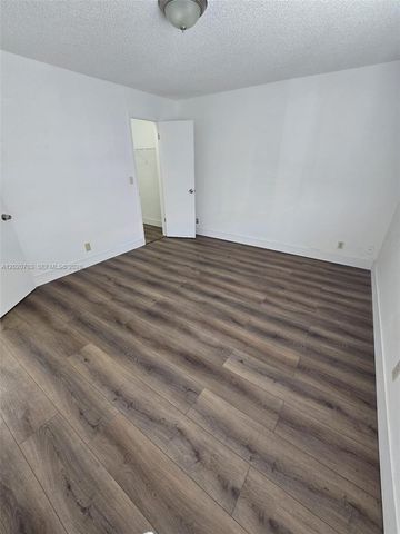 3340 N Pinewalk Dr N 1518, Margate, FL 33063