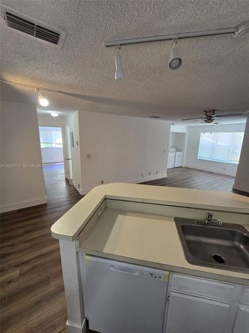 3340 N Pinewalk Dr N 1518, Margate, FL 33063
