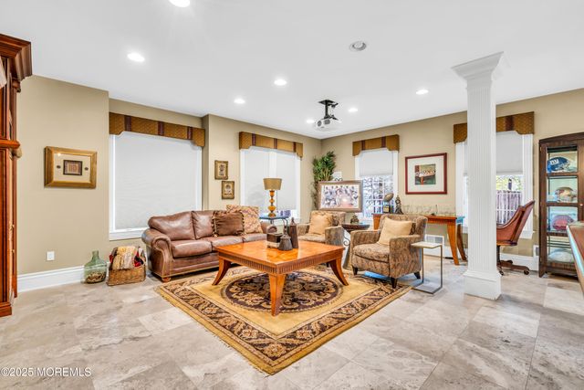 9 Joyce Court, Manalapan, NJ 07726