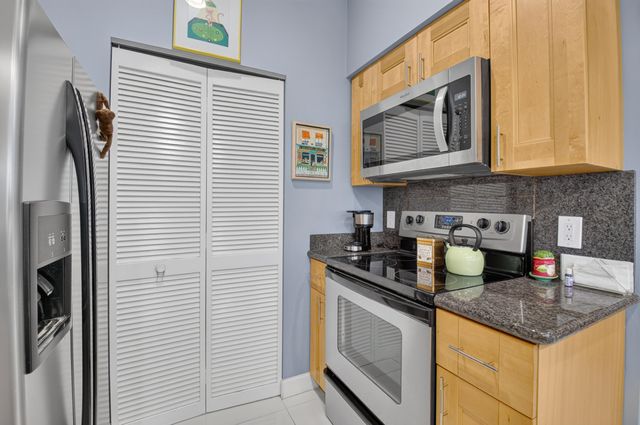 19271 Sabal Lake Drive, Boca Raton, FL 33434