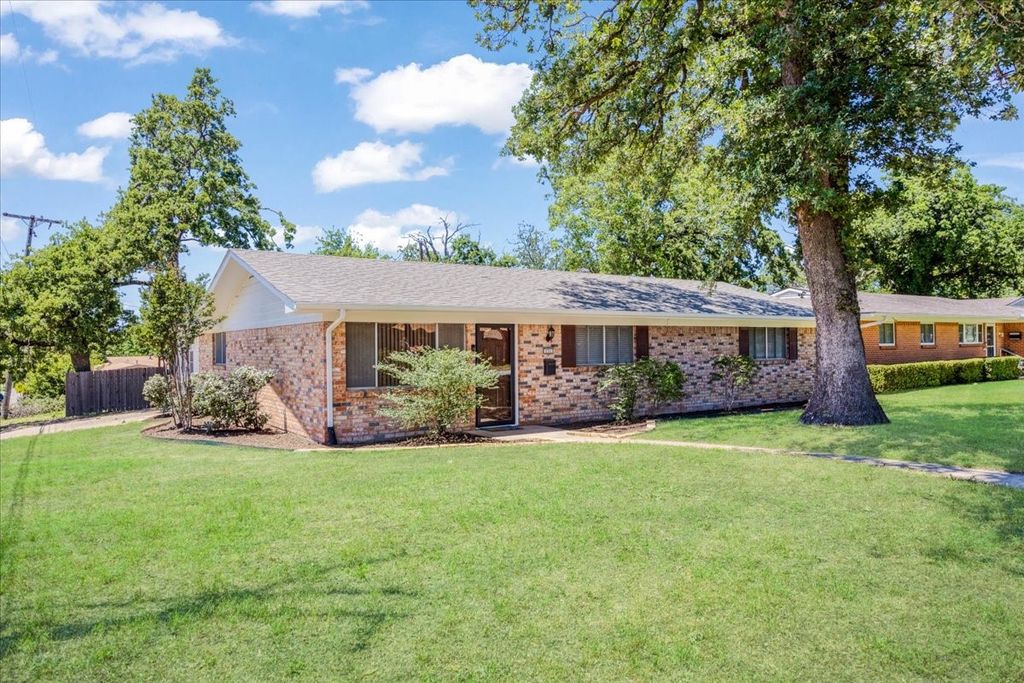 131 S Imperial Drive, Denison, TX 75020