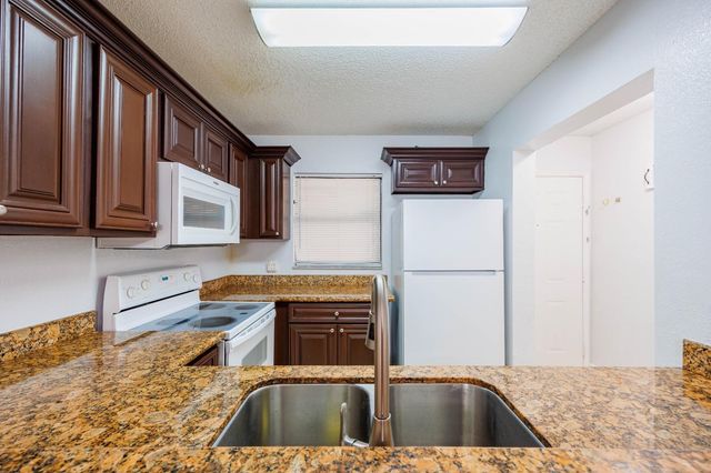 1524 Lake Crystal Drive E, Royal Palm Beach, FL 33411