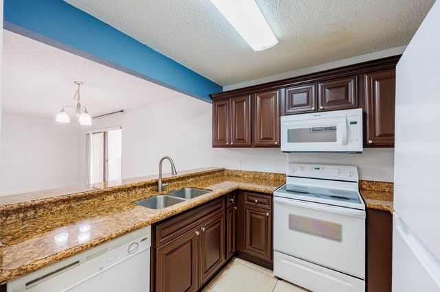 1524 Lake Crystal Drive E, Royal Palm Beach, FL 33411
