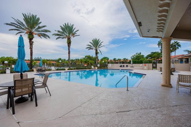 1524 Lake Crystal Drive E, Royal Palm Beach, FL 33411