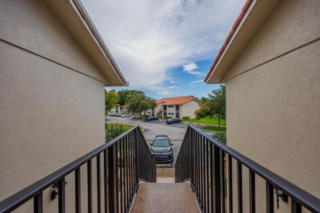 1524 Lake Crystal Drive E, Royal Palm Beach, FL 33411