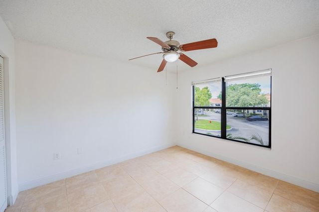 1524 Lake Crystal Drive E, Royal Palm Beach, FL 33411