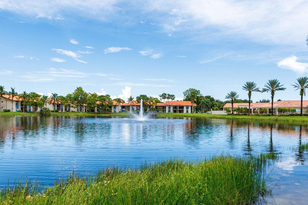 1524 Lake Crystal Drive E, Royal Palm Beach, FL 33411