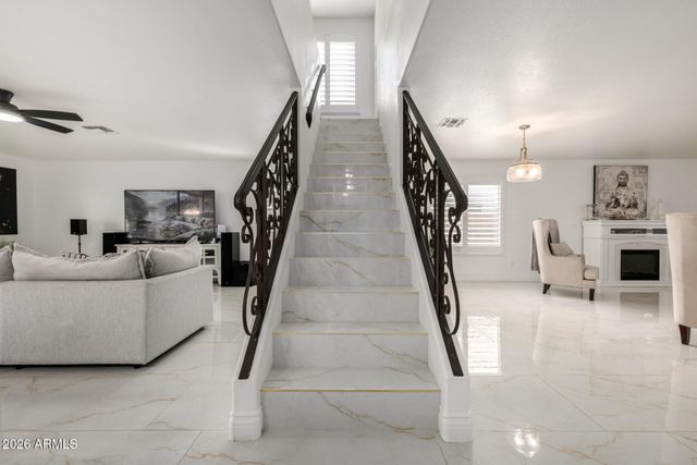 5702 W WINDROSE Drive, Glendale, AZ 85304