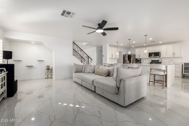 5702 W WINDROSE Drive, Glendale, AZ 85304