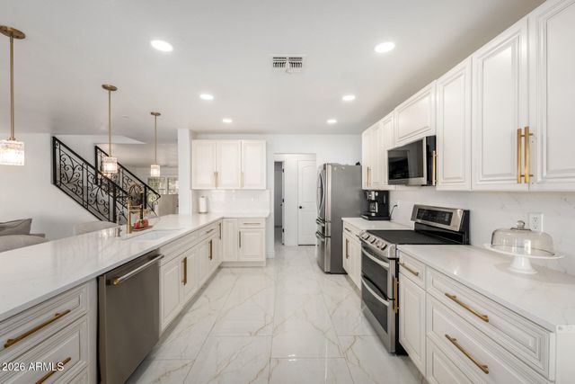 5702 W WINDROSE Drive, Glendale, AZ 85304