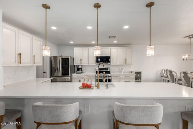 5702 W WINDROSE Drive, Glendale, AZ 85304