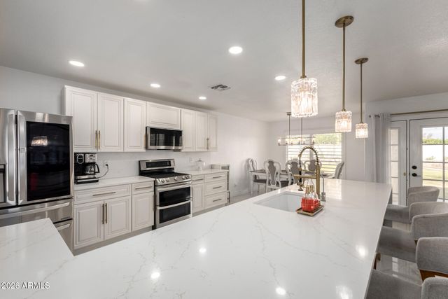 5702 W WINDROSE Drive, Glendale, AZ 85304