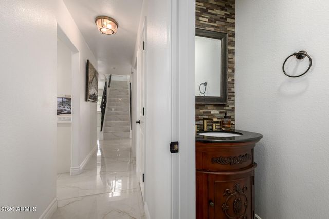 5702 W WINDROSE Drive, Glendale, AZ 85304