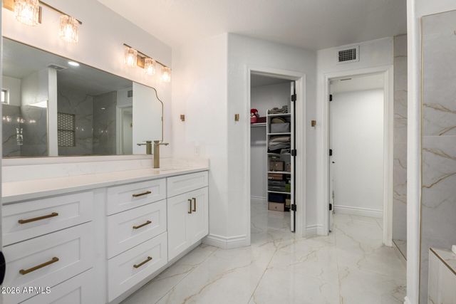 5702 W WINDROSE Drive, Glendale, AZ 85304