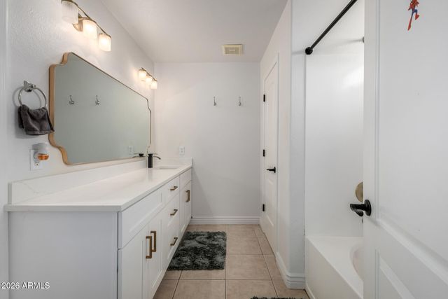 5702 W WINDROSE Drive, Glendale, AZ 85304