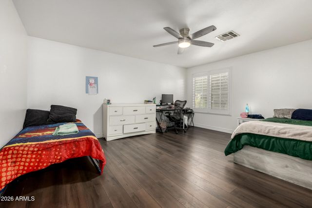 5702 W WINDROSE Drive, Glendale, AZ 85304