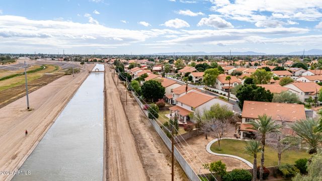 5702 W WINDROSE Drive, Glendale, AZ 85304