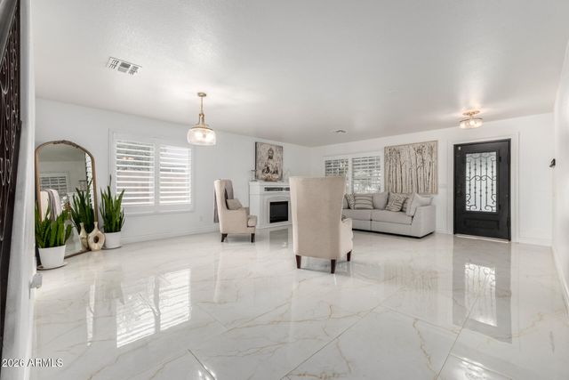 5702 W WINDROSE Drive, Glendale, AZ 85304