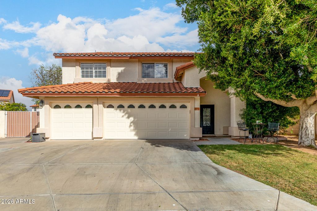 5702 W WINDROSE Drive, Glendale, AZ 85304