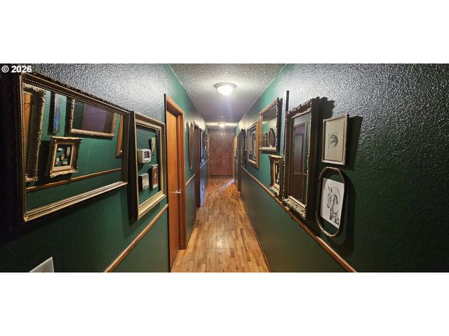 1123 Se HAWTHORNE Dr, Roseburg, OR 97470