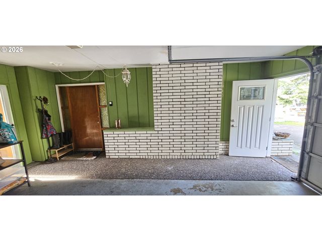 1123 Se HAWTHORNE Dr, Roseburg, OR 97470