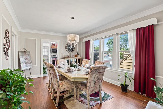 8030 S Trumbull Avenue, Chicago, IL 60652