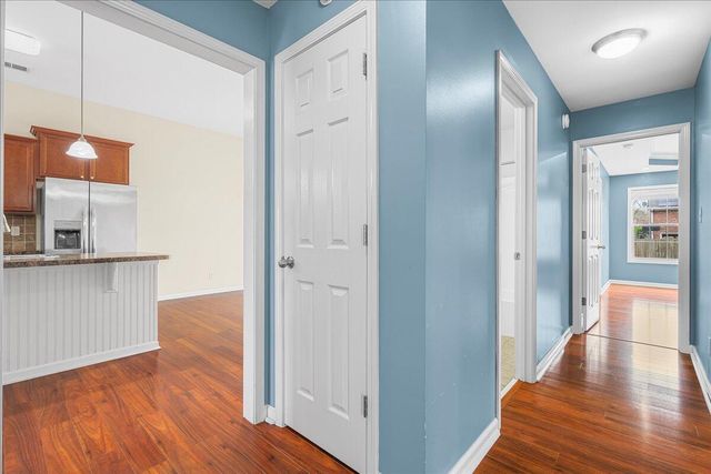 285 Gleneagles Way, Versailles, KY 40383