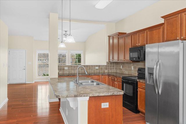 285 Gleneagles Way, Versailles, KY 40383