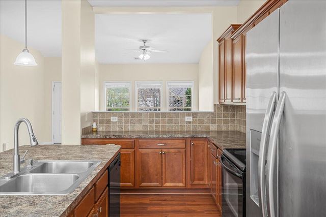 285 Gleneagles Way, Versailles, KY 40383