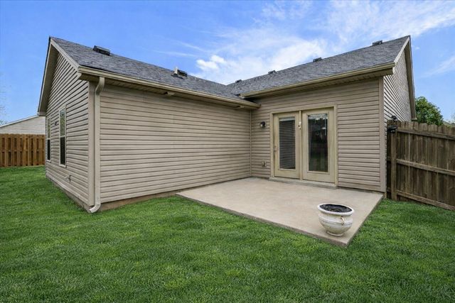 285 Gleneagles Way, Versailles, KY 40383