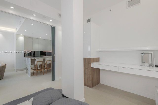2301 Collins Avenue PH20, Miami Beach, FL 33139