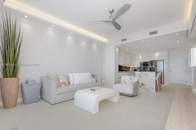 2301 Collins Avenue PH20, Miami Beach, FL 33139