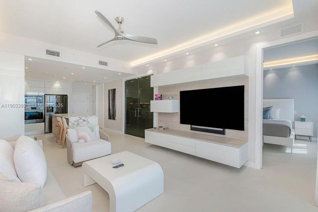 2301 Collins Avenue PH20, Miami Beach, FL 33139